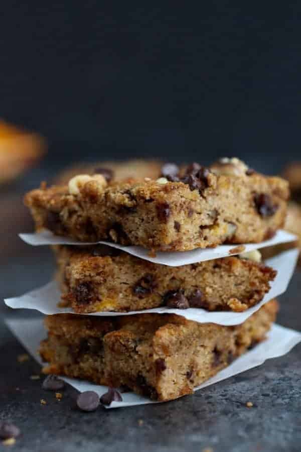 Grain-free Chocolate Chip Squash Blondies | gluten-free desserts | dairy-free desserts | paleo desserts | vegetarian desserts | desserts using fresh squash | healthy blondie recipes || The Real Food Dietitians #glutenfreedesserts #healthydesserts