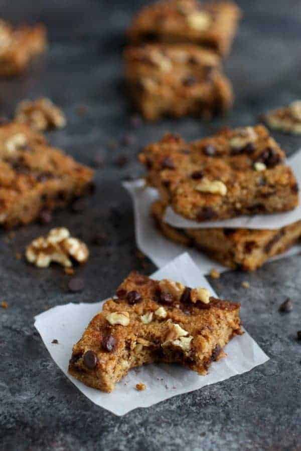 Grain-free Chocolate Chip Squash Blondies | gluten-free desserts | dairy-free desserts | paleo desserts | vegetarian desserts | desserts using fresh squash | healthy blondie recipes || The Real Food Dietitians #glutenfreedesserts #healthydesserts