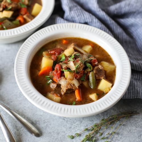 Warm-up with this hearty Slow Cooker Beef Stew | paleo, whole 30, gluten-free, grain-free, dairy -free, freezer-friendly | http://simplynourishedrecipes.com/slow-cooker-beef-stew/