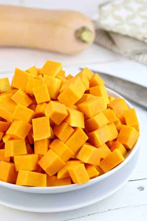 How-to Cube Butternut Squash | how to cut butternut squash | how to peel a butternut squash | butternut squash tips | kitchen hacks || The Real Food Dietitians #butternutsquash #kitchenhacks