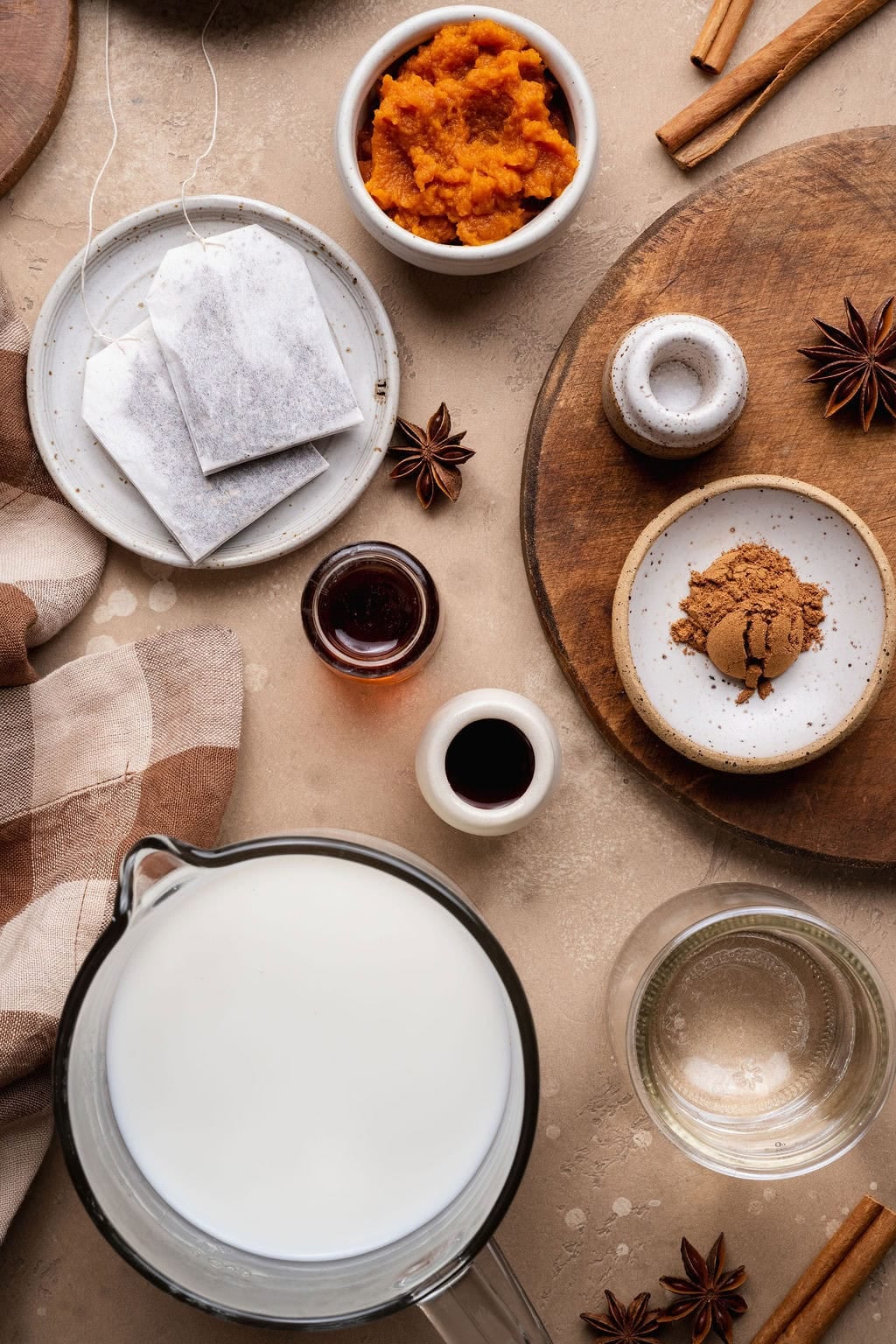 Ingredients to make a pumpkin chai latte. 