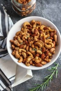 Chili and Rosemary Roasted Nuts | whole30 snack recipes | paleo snack recipes | vegan snack recipes | gluten-free snack recipes | homemade nut recipes | healthy nut recipes || The Real Food Dietitians #whole30snack #vegansnack #nutrecipes