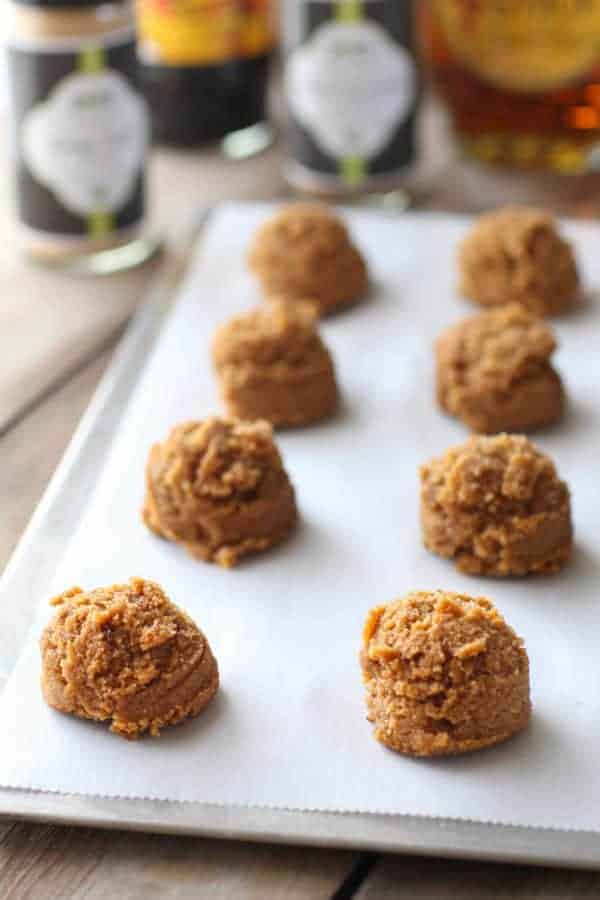 Grain-free Soft Ginger Molasses Cookies | Paleo | Vegan | Gluten-free | Dairy-Free | Egg-Free | healthy Christmas cookies | healthy holiday cookies | paleo holiday treats | vegan holiday treats | vegan cookie recipes | gluten-free holiday treats | gluten-free cookie recipes || The Real Food Dietitians #paleocookies #vegancookies #glutenfreecookies