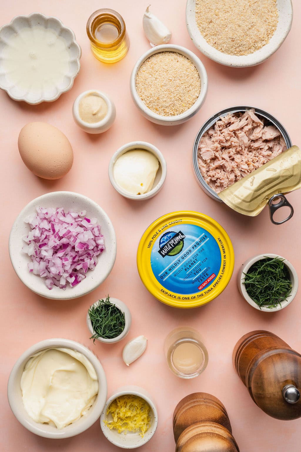 Ingredients to make tuna patties with canned tuna.