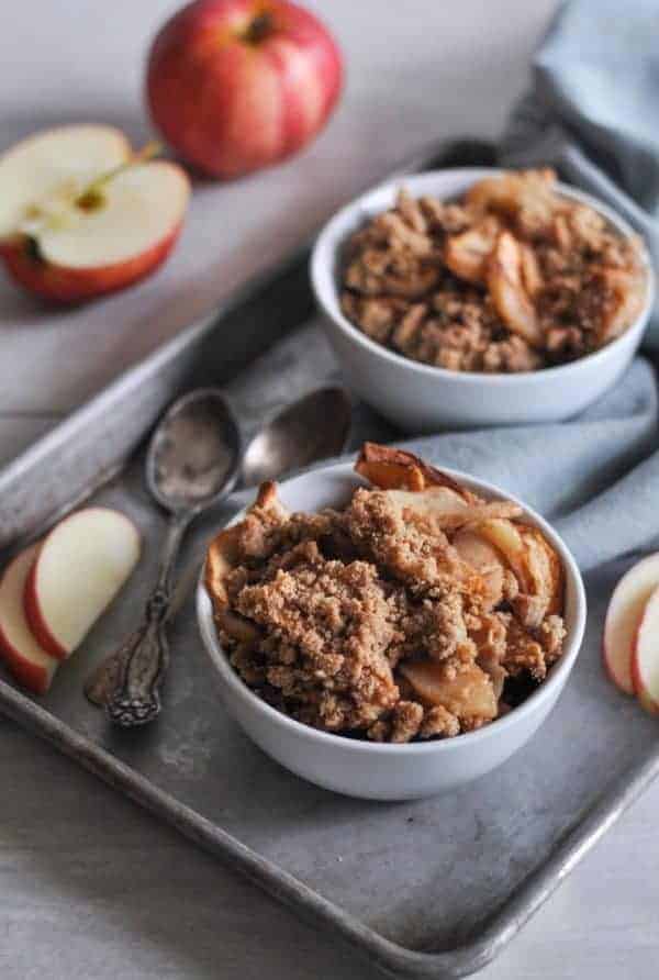 Gluten-free Harvest Apple Crisp | gluten-free fall desserts | gluten-free dessert recipes | gluten-free apple recipes | dairy-free fall desserts | dairy-free dessert recipes | dairy-free apple recipes | nut-free fall desserts | nut-free apple recipes | nut-free dessert recipes | vegan fall desserts | vegan dessert recipes | vegan apple recipes || The Real Food Dietitians