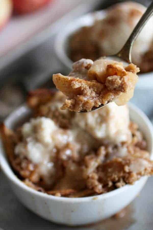 Gluten-free Harvest Apple Crisp | gluten-free fall desserts | gluten-free dessert recipes | gluten-free apple recipes | dairy-free fall desserts | dairy-free dessert recipes | dairy-free apple recipes | nut-free fall desserts | nut-free apple recipes | nut-free dessert recipes | vegan fall desserts | vegan dessert recipes | vegan apple recipes || The Real Food Dietitians