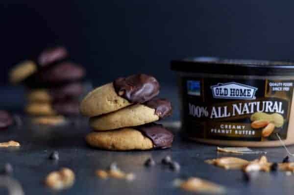 Chocolate-Dipped Peanut Butter Cookies | gluten-free cookies | egg-free cookies | dairy-free cookies | vegan cookies | healthy cookie recipes | homemade peanut butter cookies | healthy peanut butter cookies || The Real Food Dietitians #glutenfreecookies #peanutbuttercookies #healthycookies