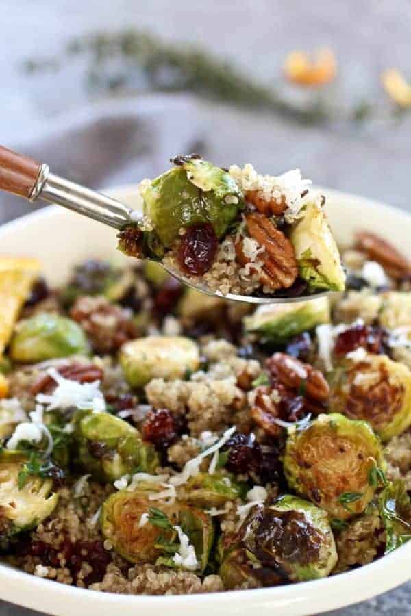 Roasted Brussels Sprouts Quinoa Salad | gluten-free healthy recipes | vegan healthy recipes | dairy-free healthy recipes | Brussels sprouts recipes | healthy quinoa salad | healthy salad recipes || The Real Food Dietitians #quinoasalad #brusselssprouts #glutenfree