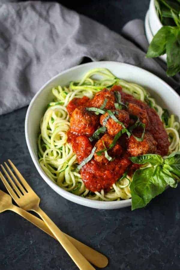 Zucchini noodles with meatballs and marinara sauce