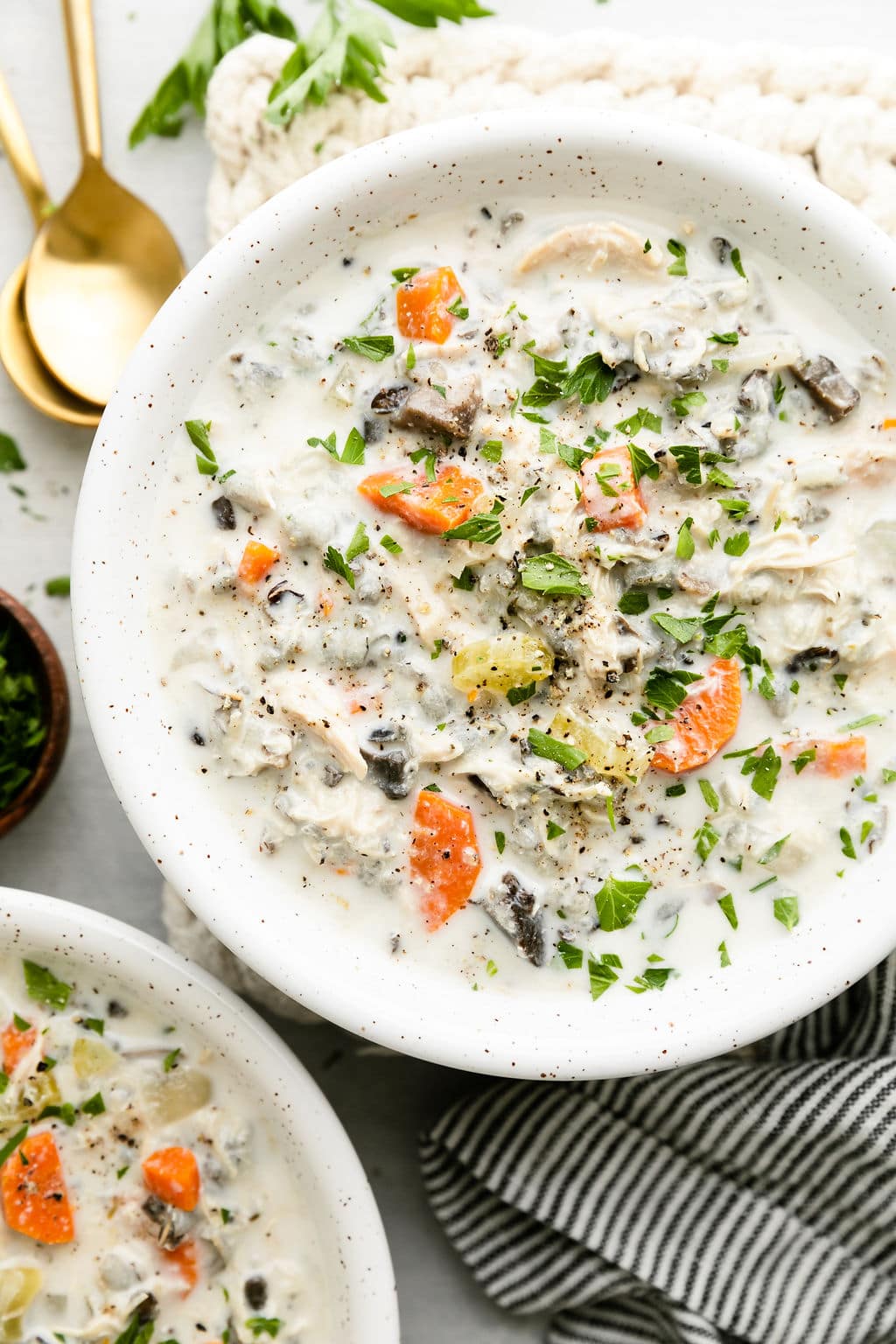 https://therealfooddietitians.com/wp-content/uploads/2019/02/Slow-Cooker-Chicken-Wild-Rice-Soup-5.jpg