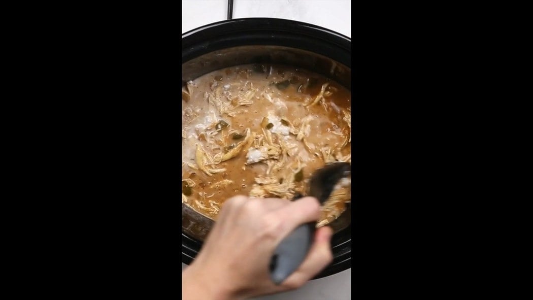 https://therealfooddietitians.com/wp-content/uploads/2020/12/WHITE-CHICKEN-CHILI-_-3-poster.jpeg