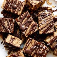 Mini Peanut Butter Protein Bars-image
