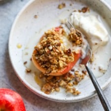 Easy Baked Apples with Crumb Topping