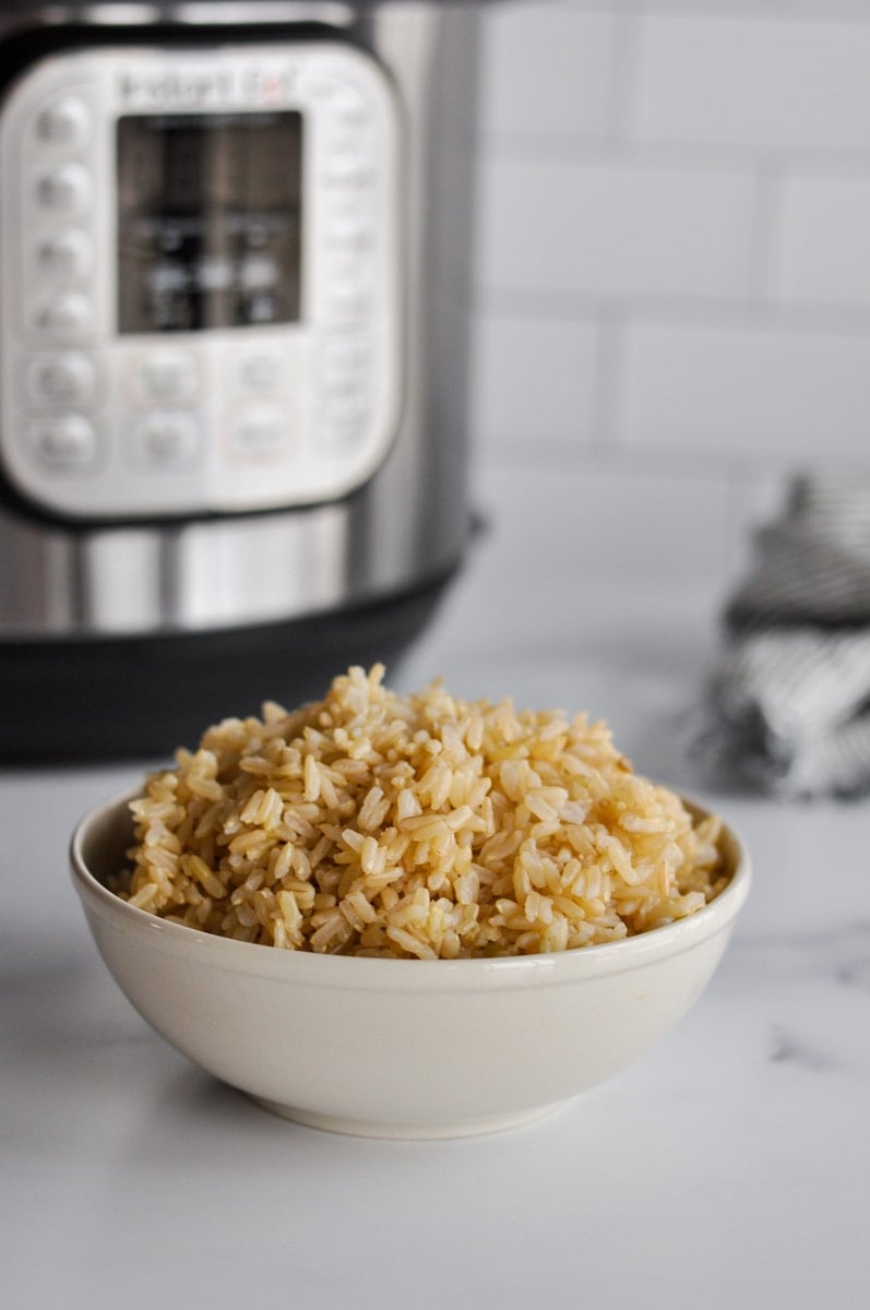 https://therealfooddietitians.com/wp-content/uploads/2022/01/Instant-Pot-Brown-Rice-13.jpg
