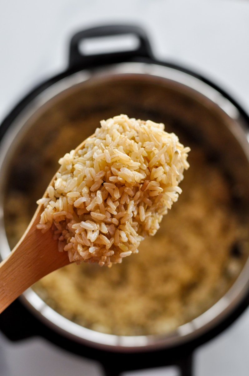 https://therealfooddietitians.com/wp-content/uploads/2022/01/Instant-Pot-Brown-Rice-16.jpg