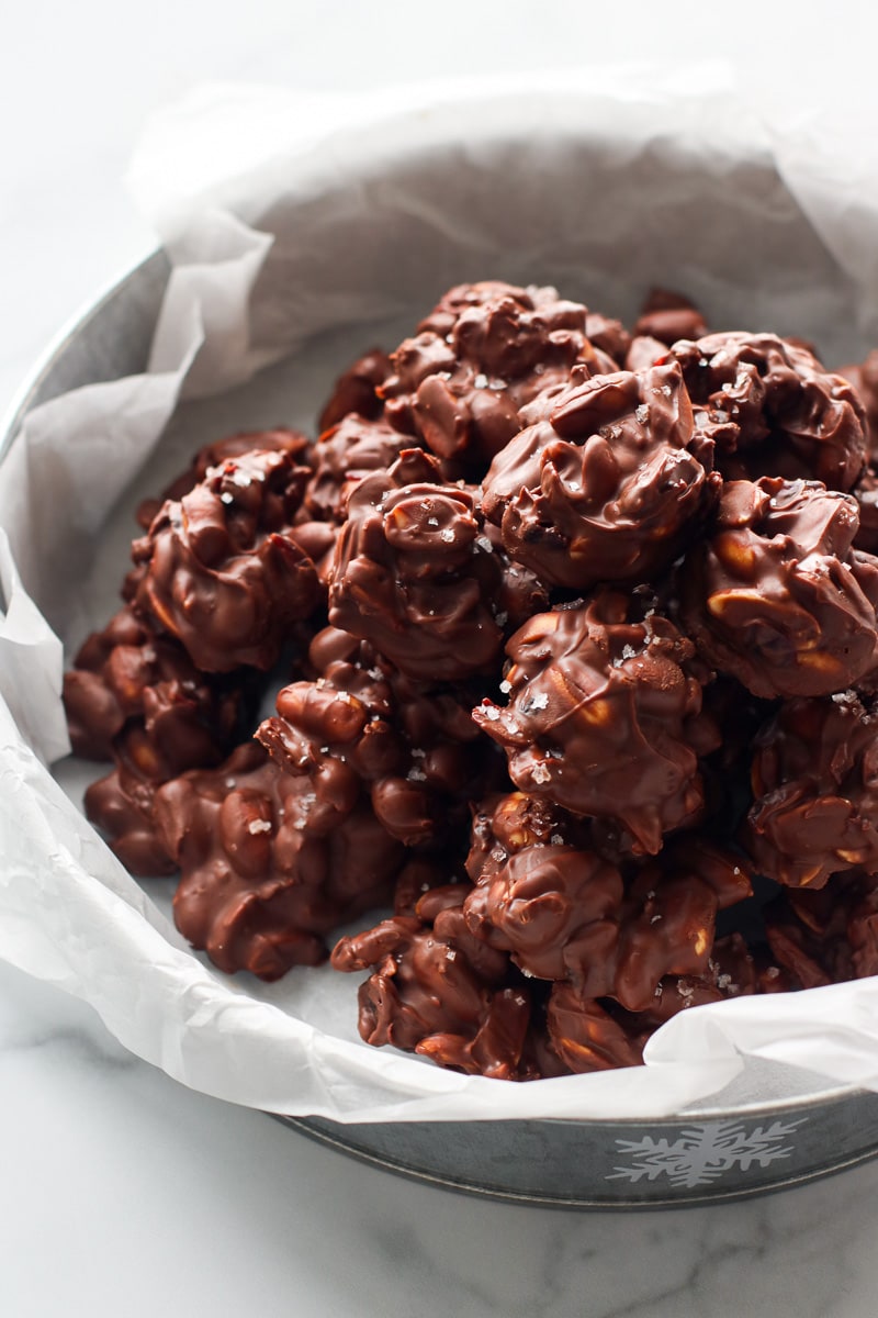Crockpot Peanut Butter Clusters (Only 5 Ingredients)