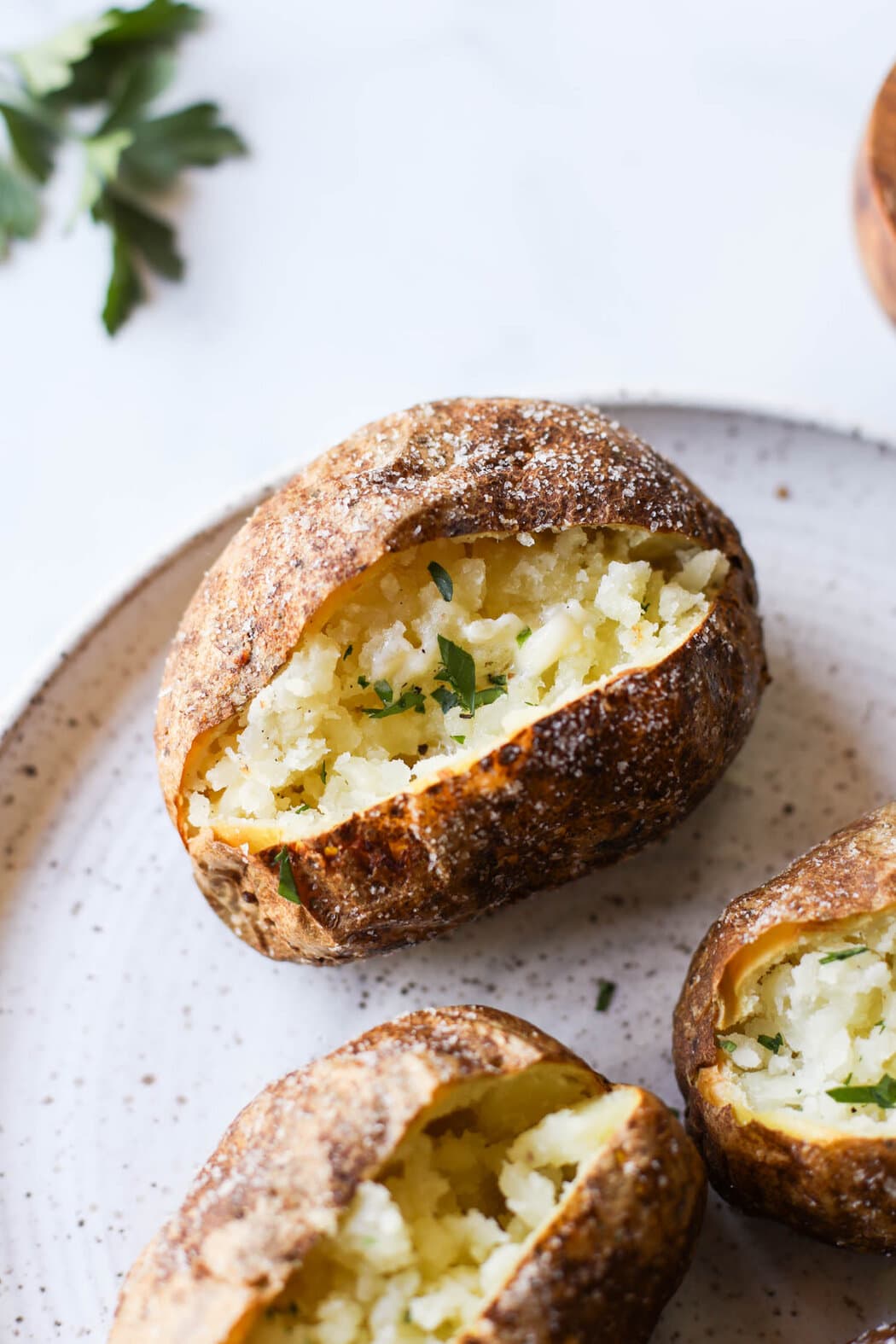 https://therealfooddietitians.com/wp-content/uploads/2023/10/Perfect-Baked-Potato-Photos-10-of-17.jpg